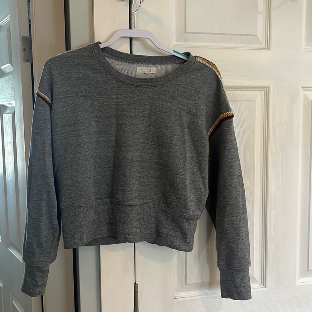 Super cute crop sweatshirt womens size M!